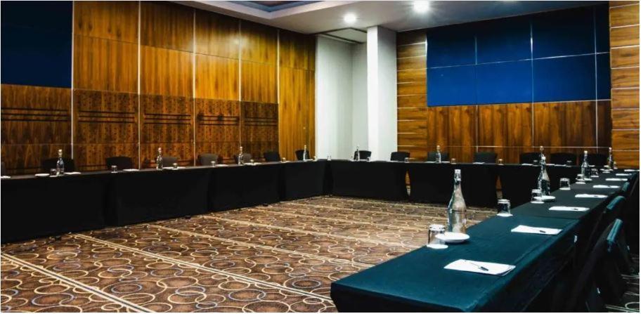 Premier Hotel Midrand Exterior foto